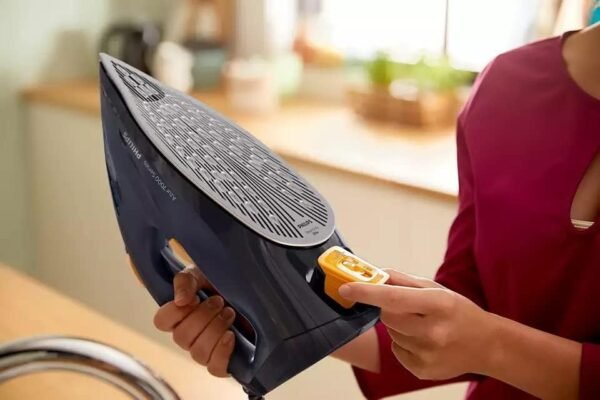 PHILIPS STEAM IRON 7000 SERIES DST7060/26 - Image 2