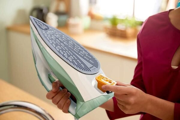 PHILIPS STEAM IRON 2600W DST7012/76 - Image 2