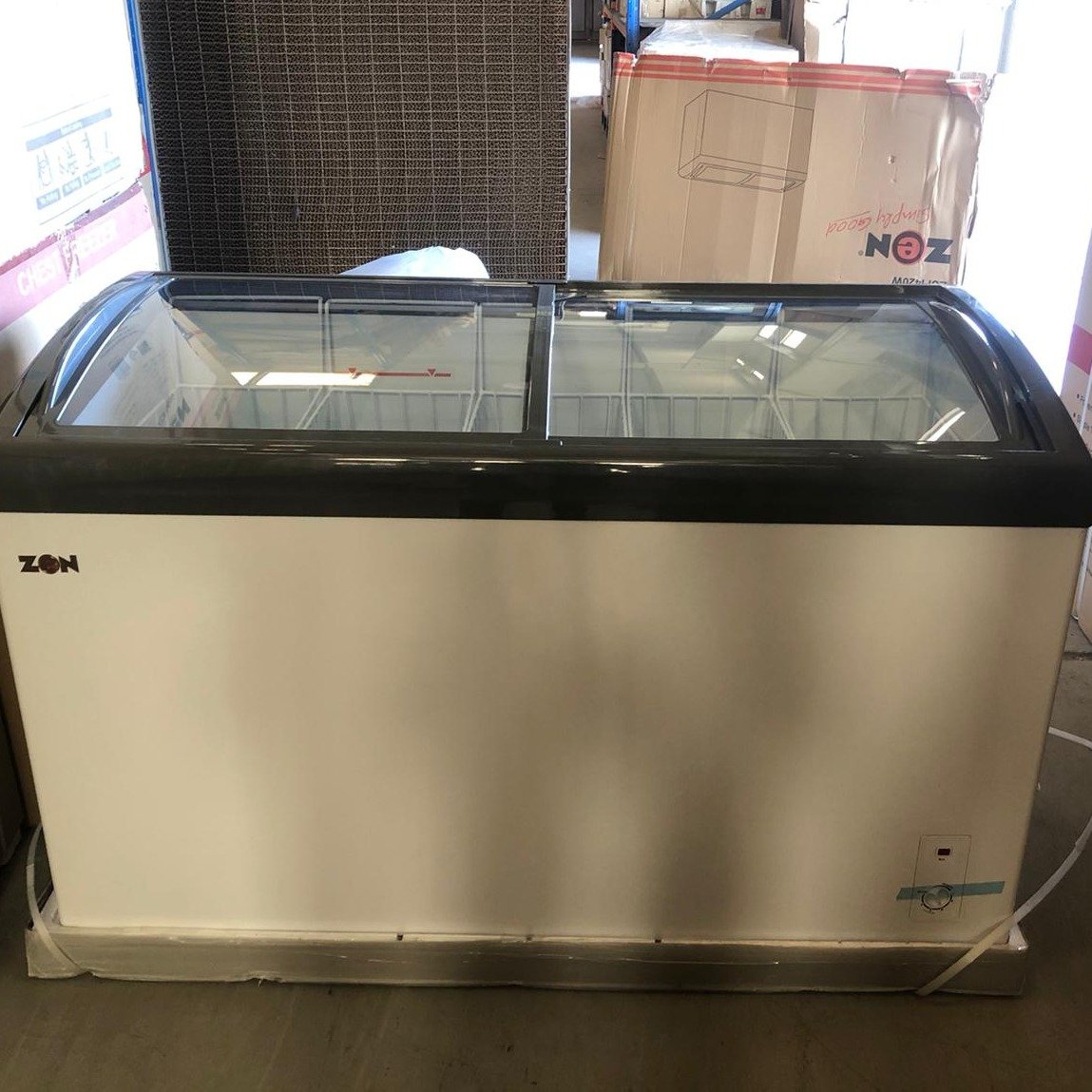 f7579fba-cd76-40db-8e68-a89048132c2c ZEN CHEST FREEZER GLASS DOOR 420L ZCFI420W - Image 1